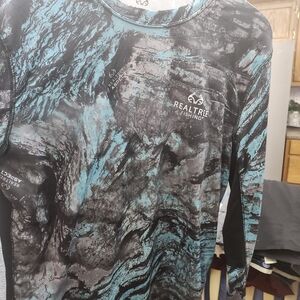 Realtree Blue and Black Men's Shirt